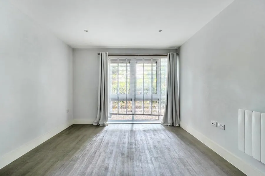 Maybury Road, Woking, GU21, photo 15
