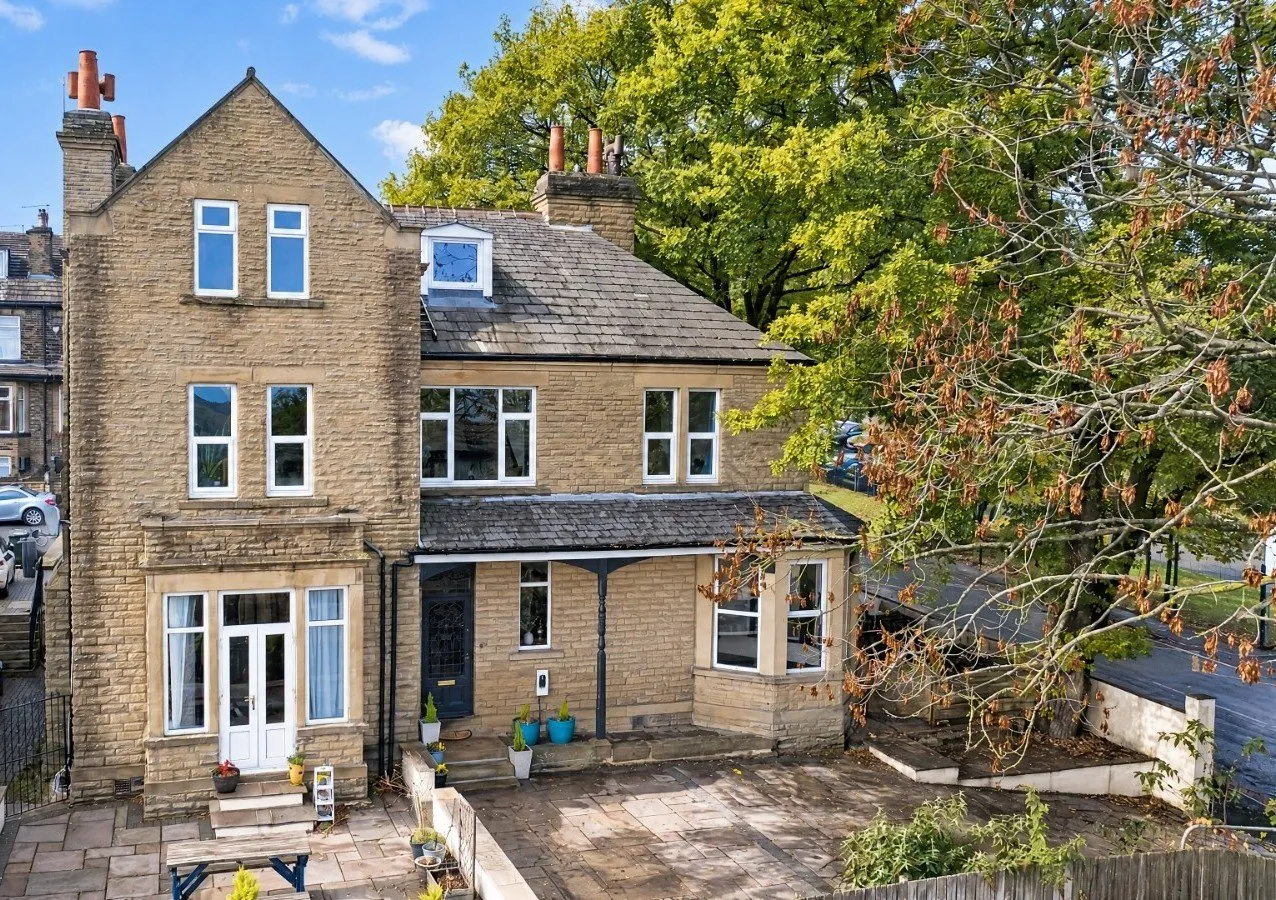 6 bed house for sale, Hall Road, Bradford, BD2