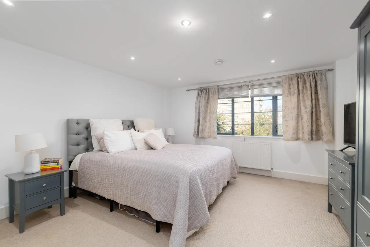 24 Bartholomew Square, London, EC1V, photo 3