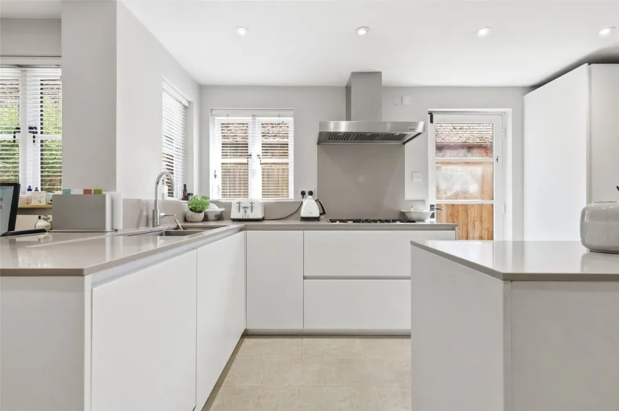 with 5 bedrooms in Sheering, Bishops Stortford, CM22, photo 15