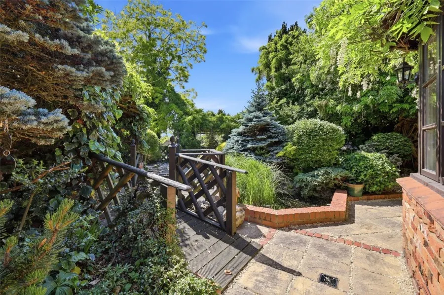 with 5 bedrooms in Sheering, Bishops Stortford, CM22, photo 8
