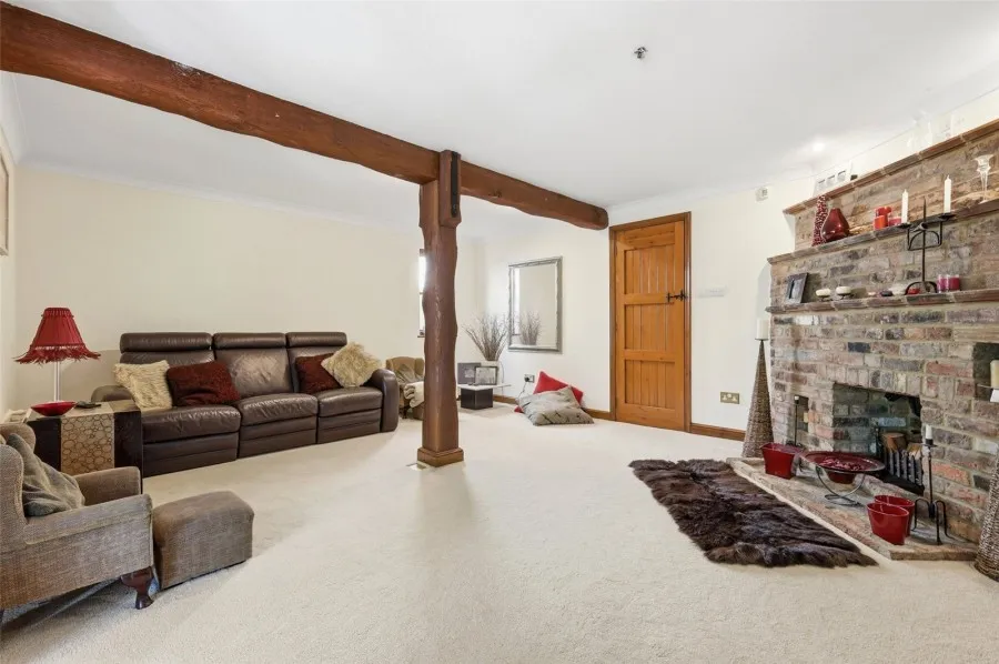 with 5 bedrooms in Sheering, Bishops Stortford, CM22, photo 6