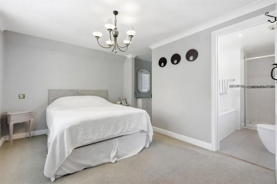 with 5 bedrooms in Sheering, Bishops Stortford, CM22, photo 7