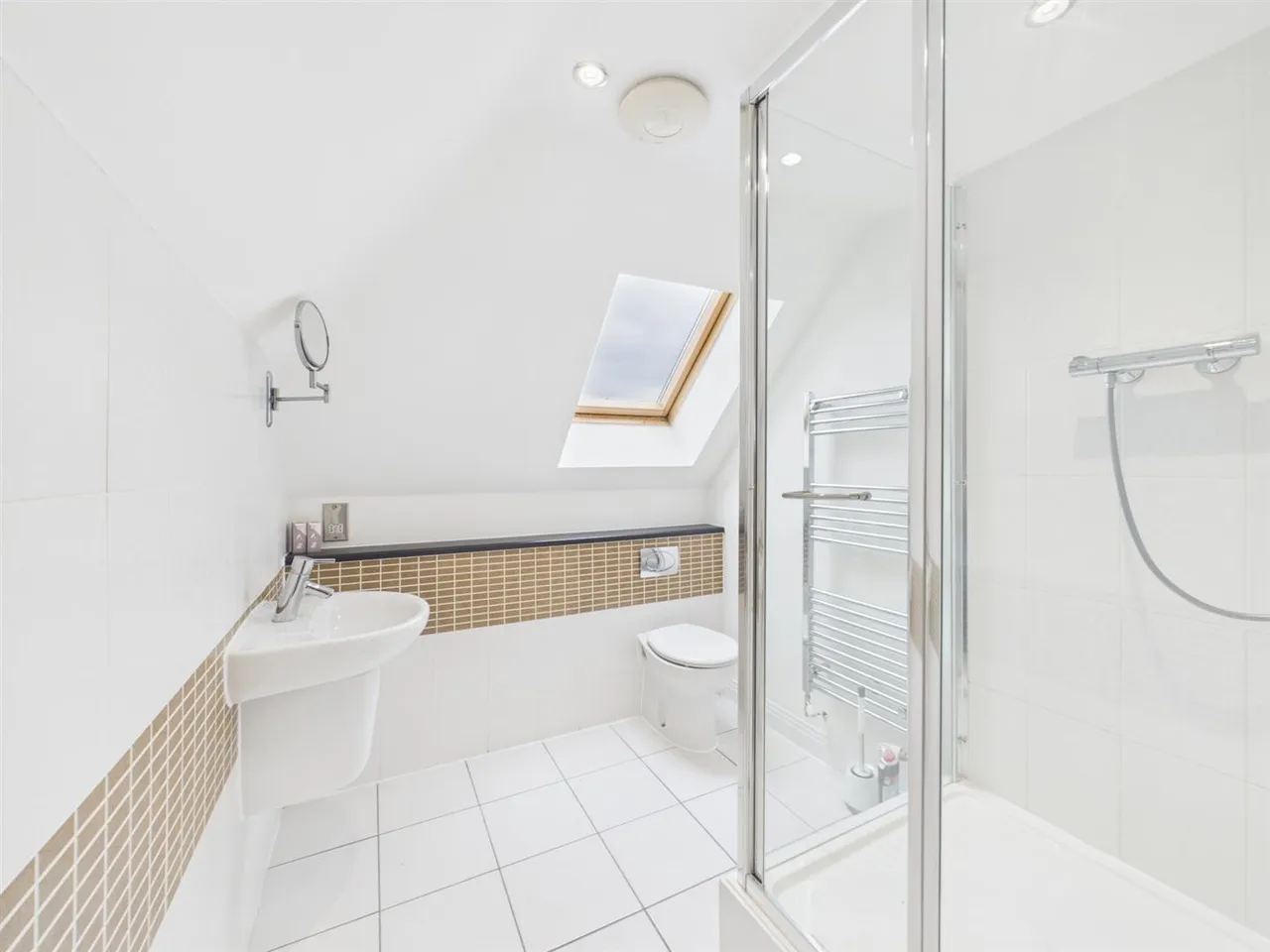 Nelson Court, Kingsend, Ruislip, Middlesex, HA4 7GF, photo 5