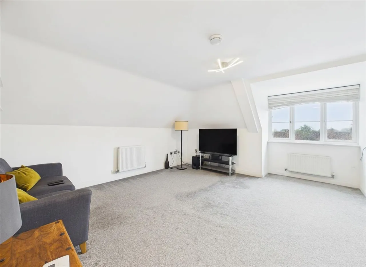 Nelson Court, Kingsend, Ruislip, Middlesex, HA4 7GF, photo 2