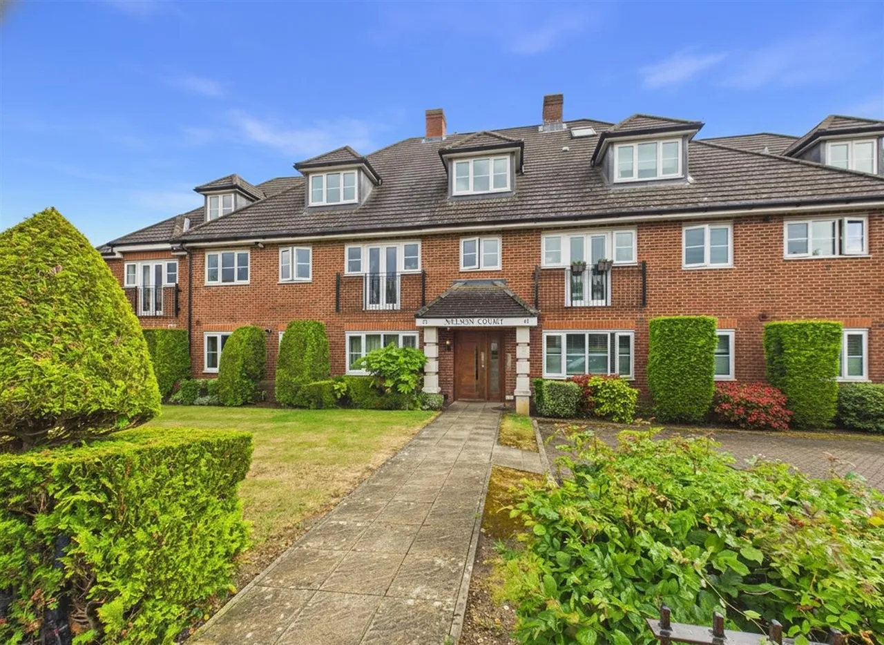 2 bed property for sale — Nelson Court, Kingsend, Ruislip, Middlesex, HA4 7GF