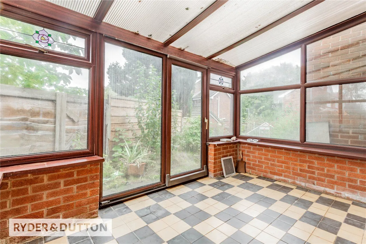 Lawnswood, Castleton, OL11, photo 5
