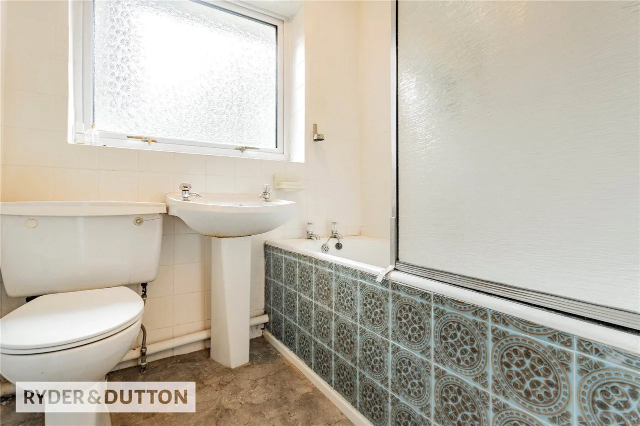 Lawnswood, Castleton, OL11, photo 15