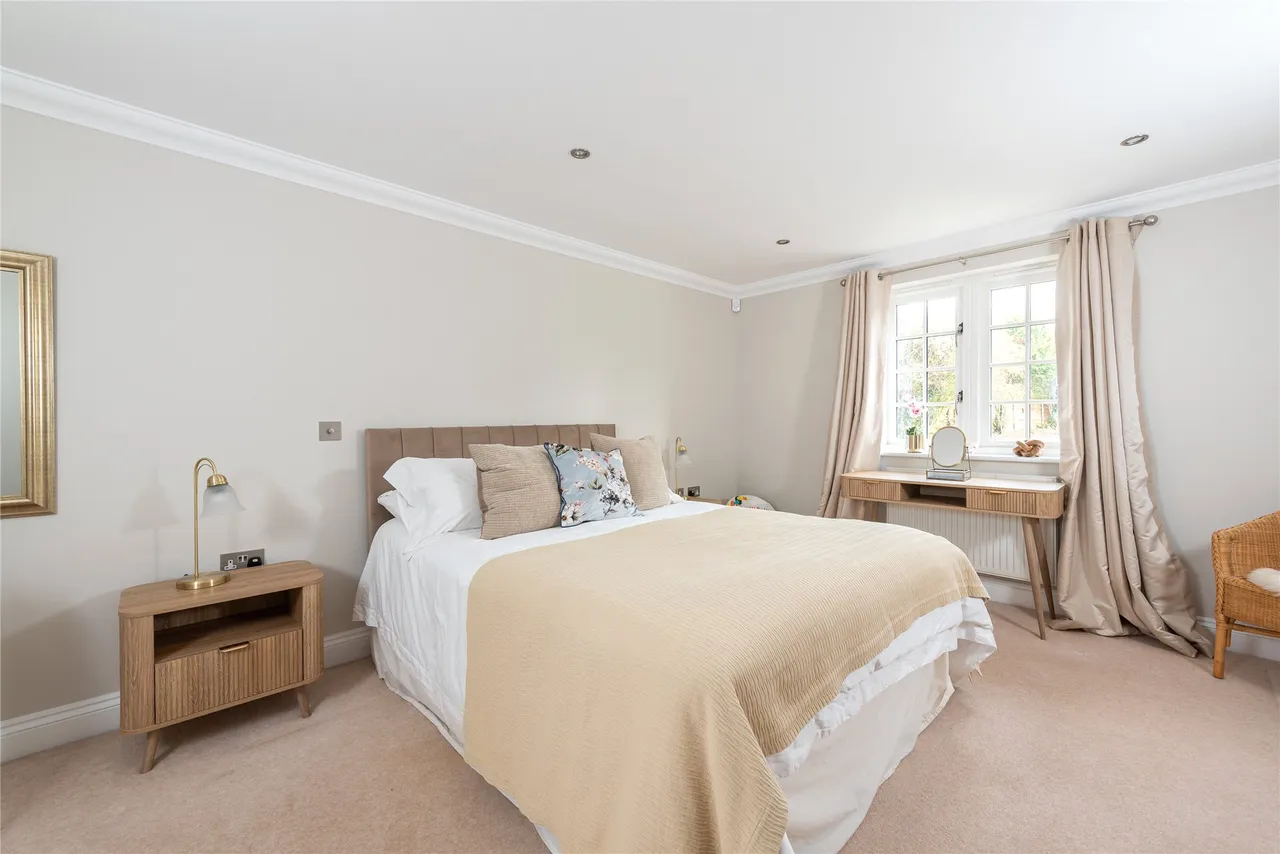 Main Road, Biddenham, MK40, photo 27