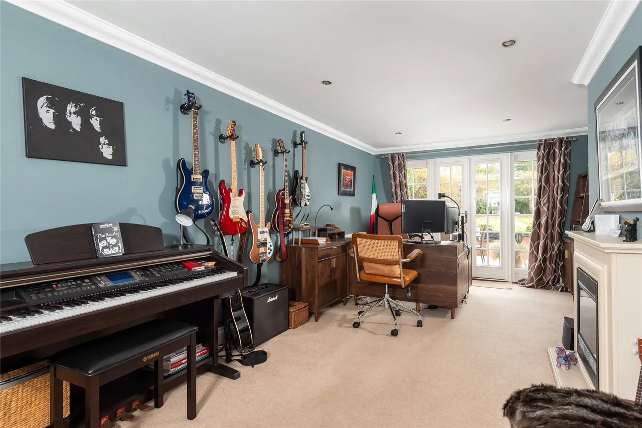 Main Road, Biddenham, MK40, photo 26
