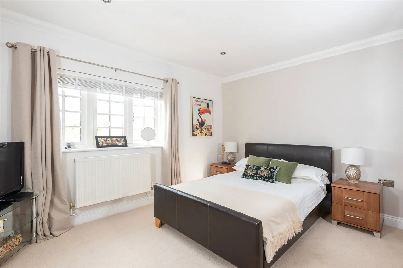 Main Road, Biddenham, MK40, photo 16