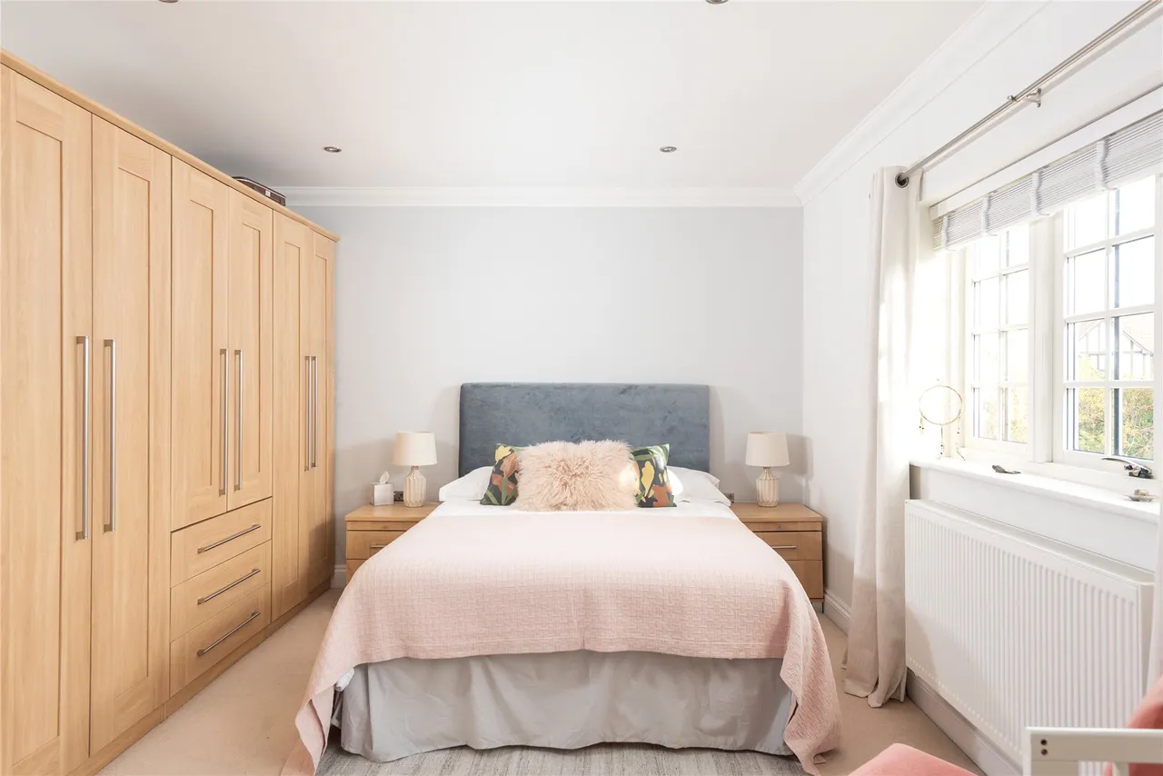 Main Road, Biddenham, MK40, photo 17