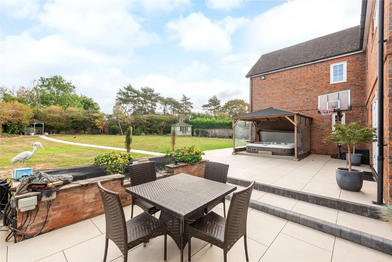 Main Road, Biddenham, MK40, photo 31
