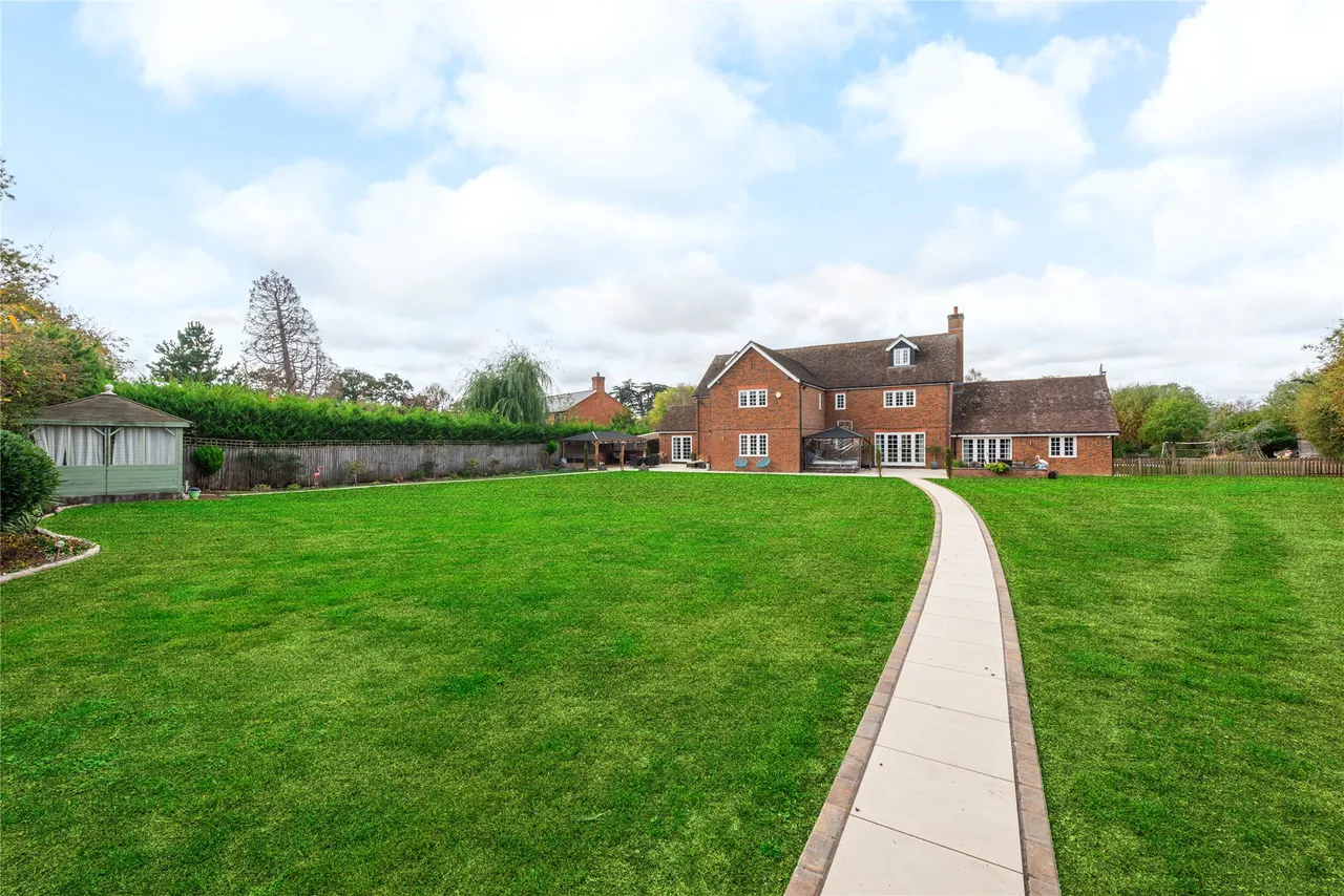 Main Road, Biddenham, MK40, photo 30