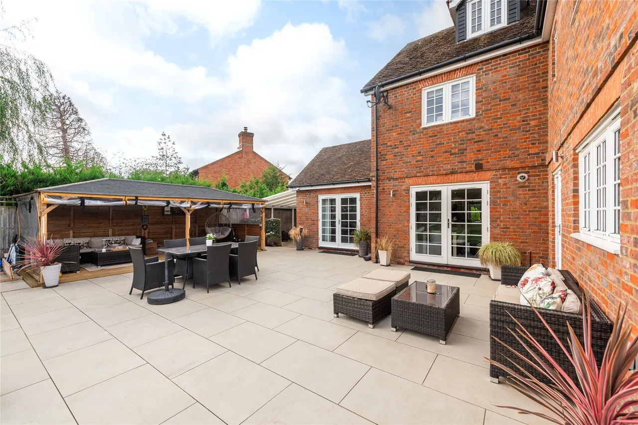 Main Road, Biddenham, MK40, photo 32