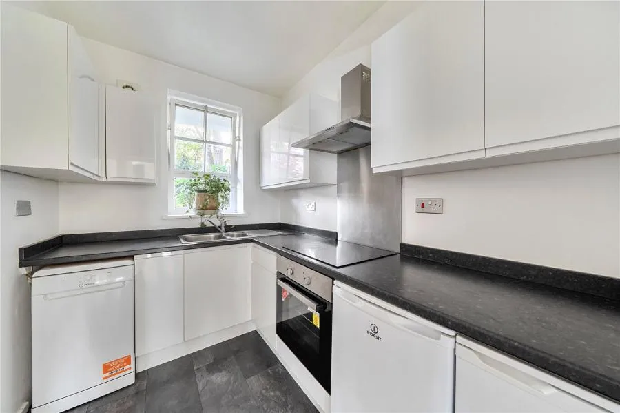 Vicarage Crescent, London, SW11, photo 6