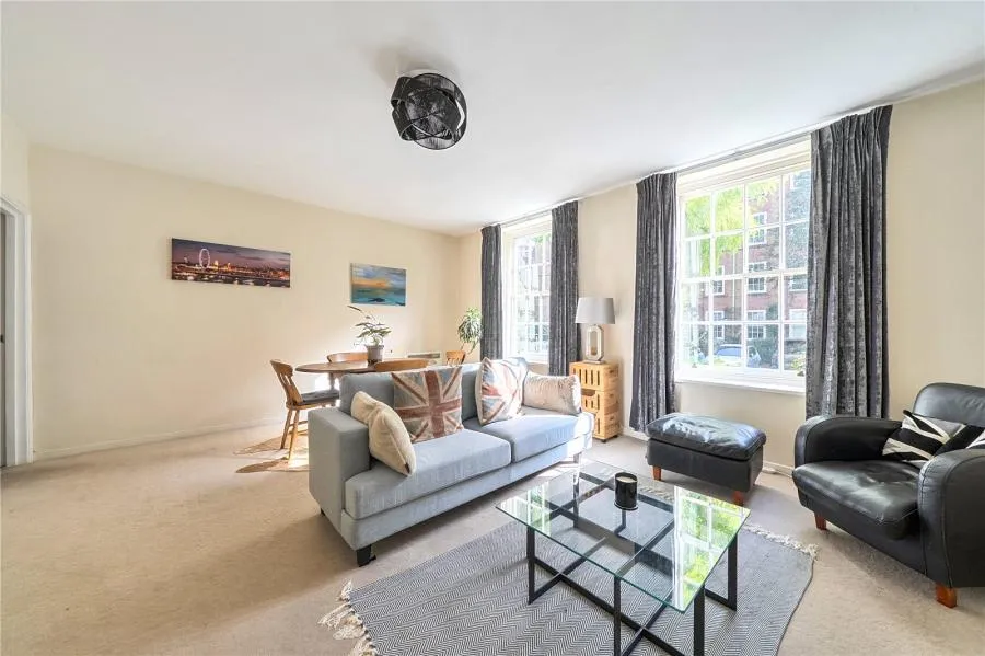 Vicarage Crescent, London, SW11, photo 4