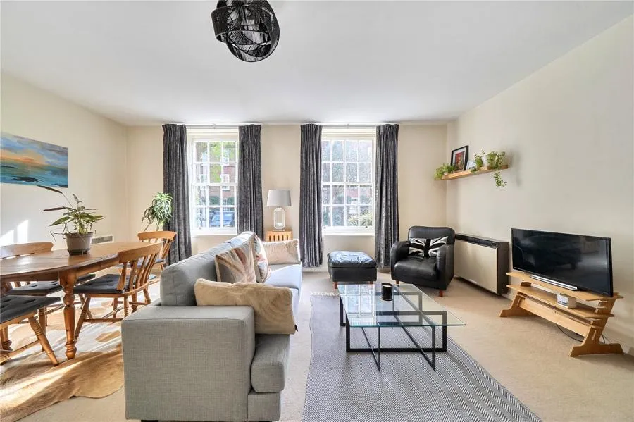 Vicarage Crescent, London, SW11, photo 3