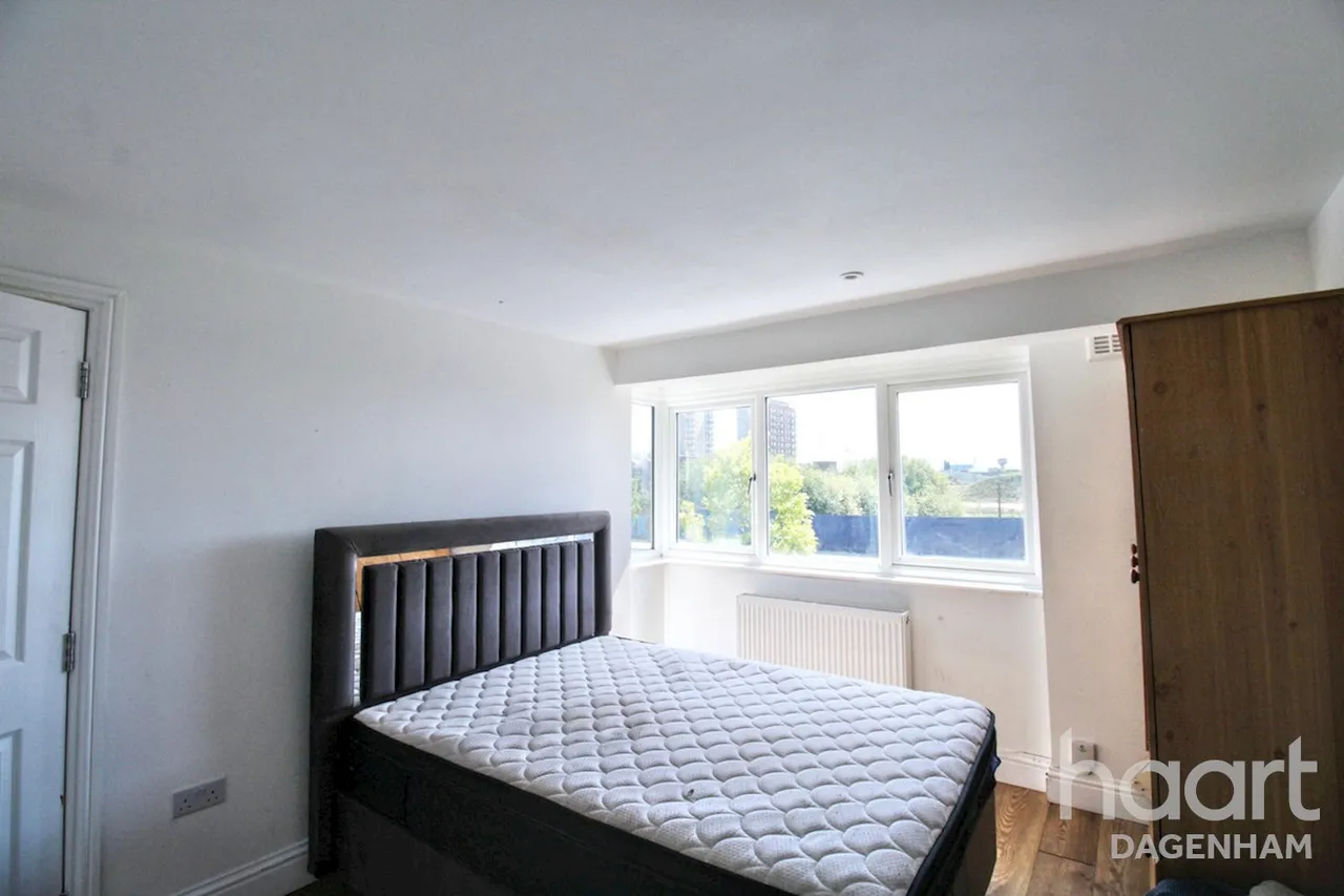 New Road, RM10, photo 15