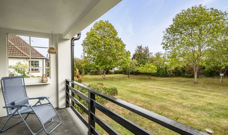 Manor Green Road, Epsom, KT19, photo 2