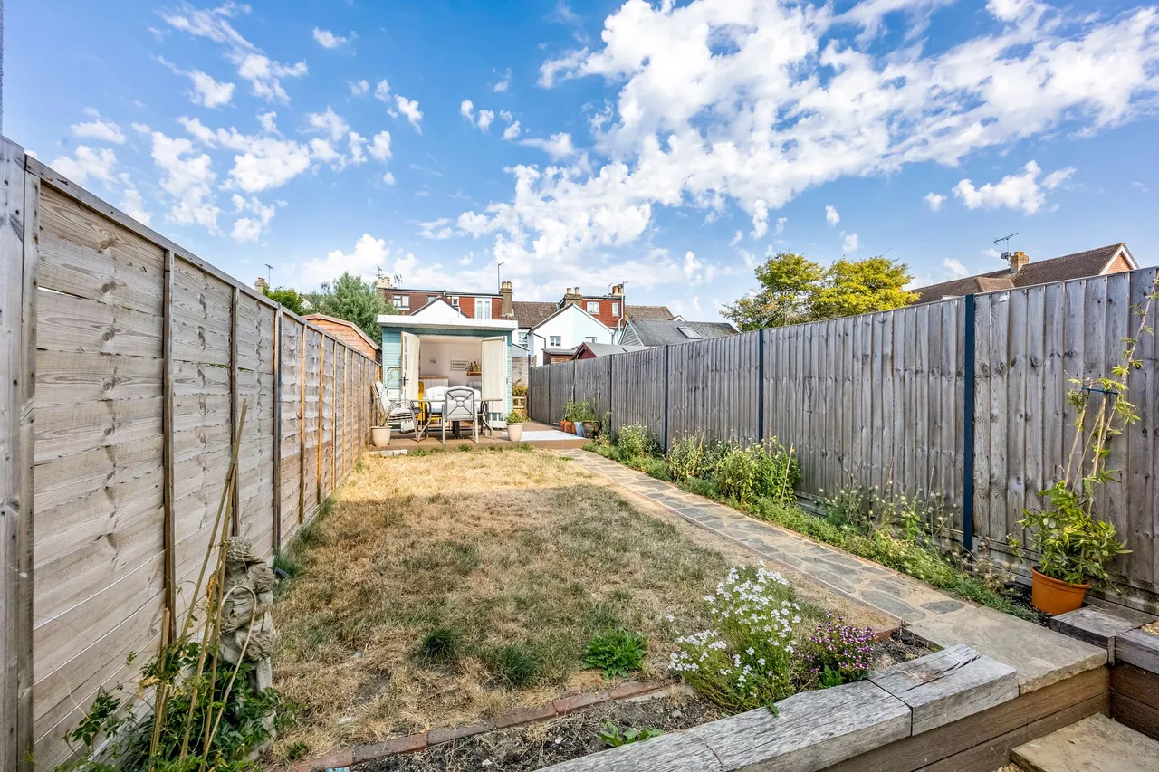 Victory Road, Horsham, RH12, photo 4