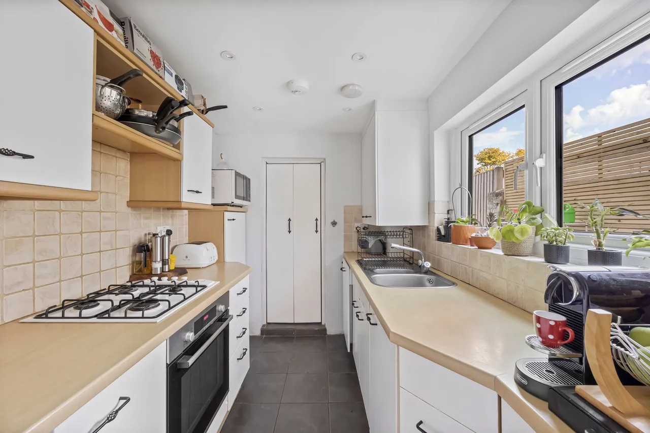 Victory Road, Horsham, RH12, photo 7