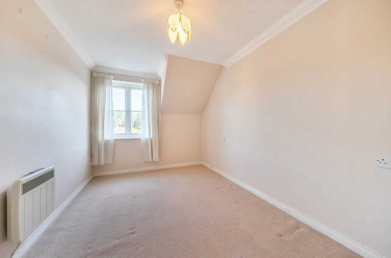 Guildford Road, Lightwater, GU18, photo 8