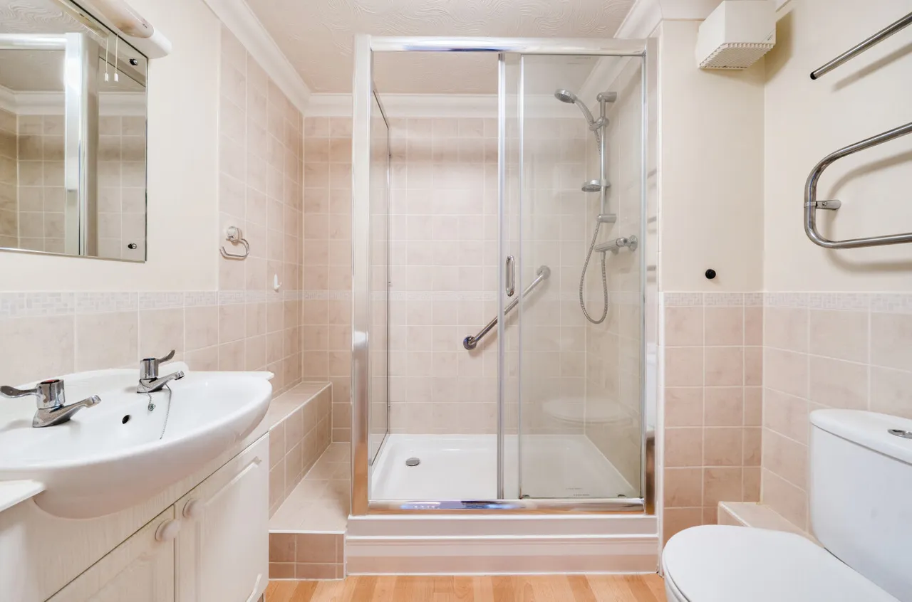 Guildford Road, Lightwater, GU18, photo 7