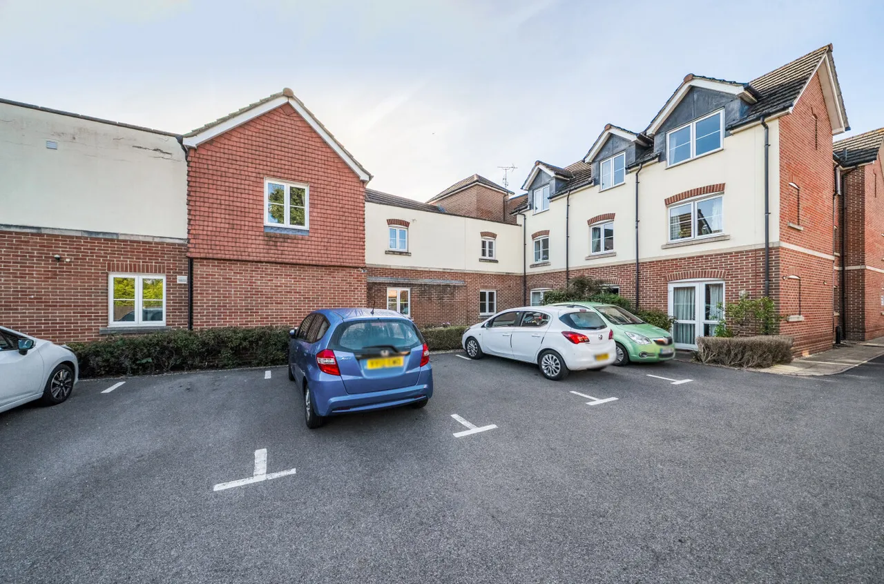 Guildford Road, Lightwater, GU18, photo 21