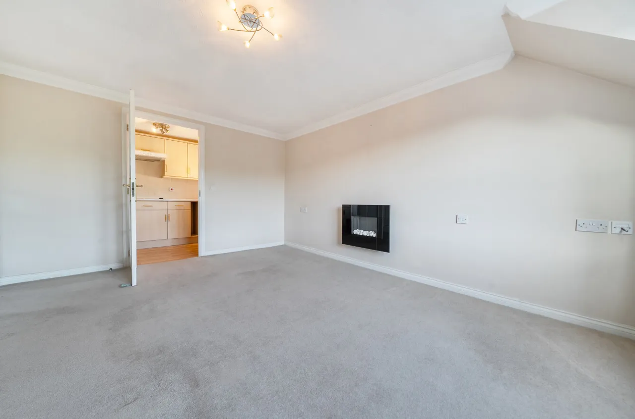 Guildford Road, Lightwater, GU18, photo 4