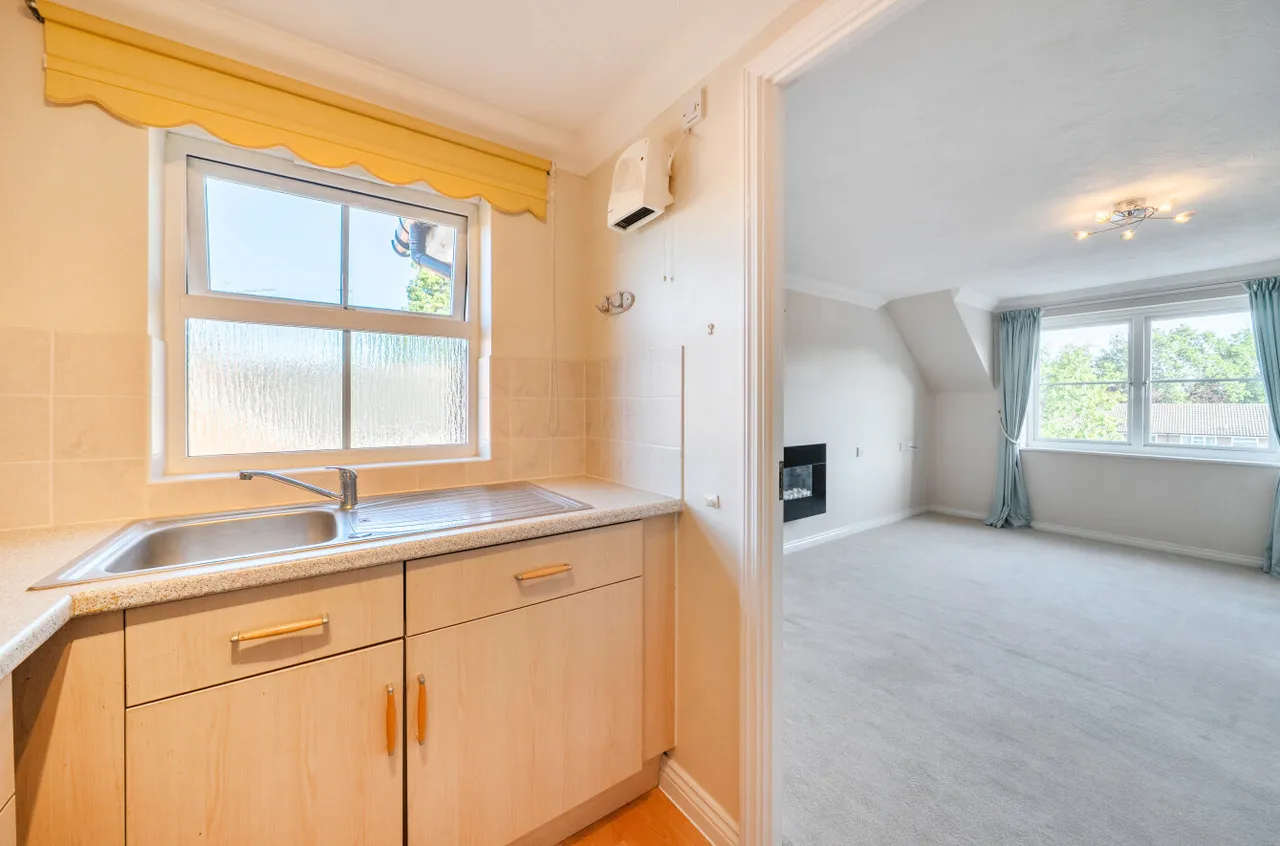 Guildford Road, Lightwater, GU18, photo 16