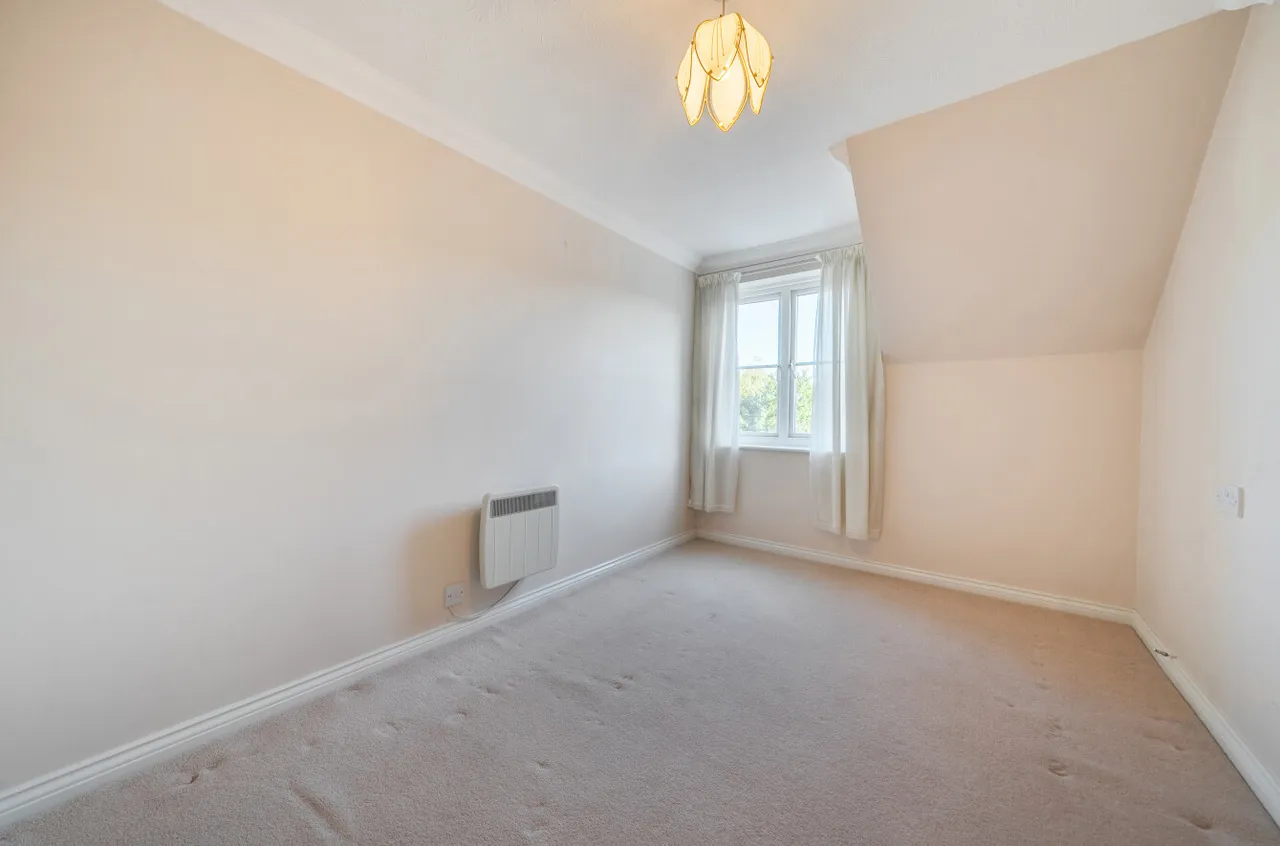 Guildford Road, Lightwater, GU18, photo 13
