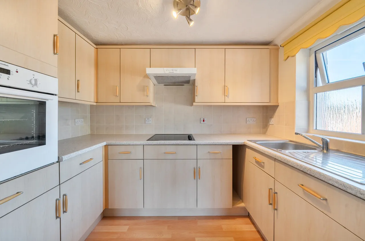 Guildford Road, Lightwater, GU18, photo 5