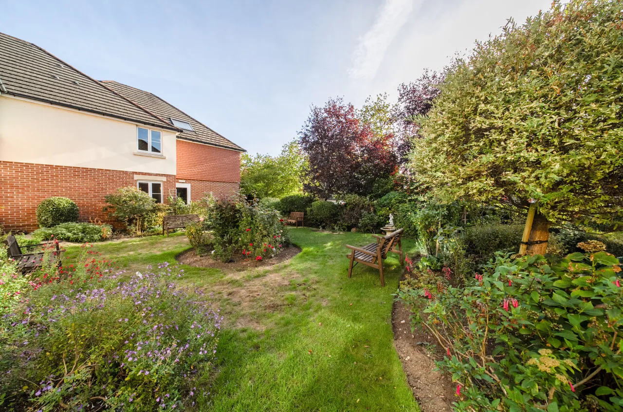Guildford Road, Lightwater, GU18, photo 10