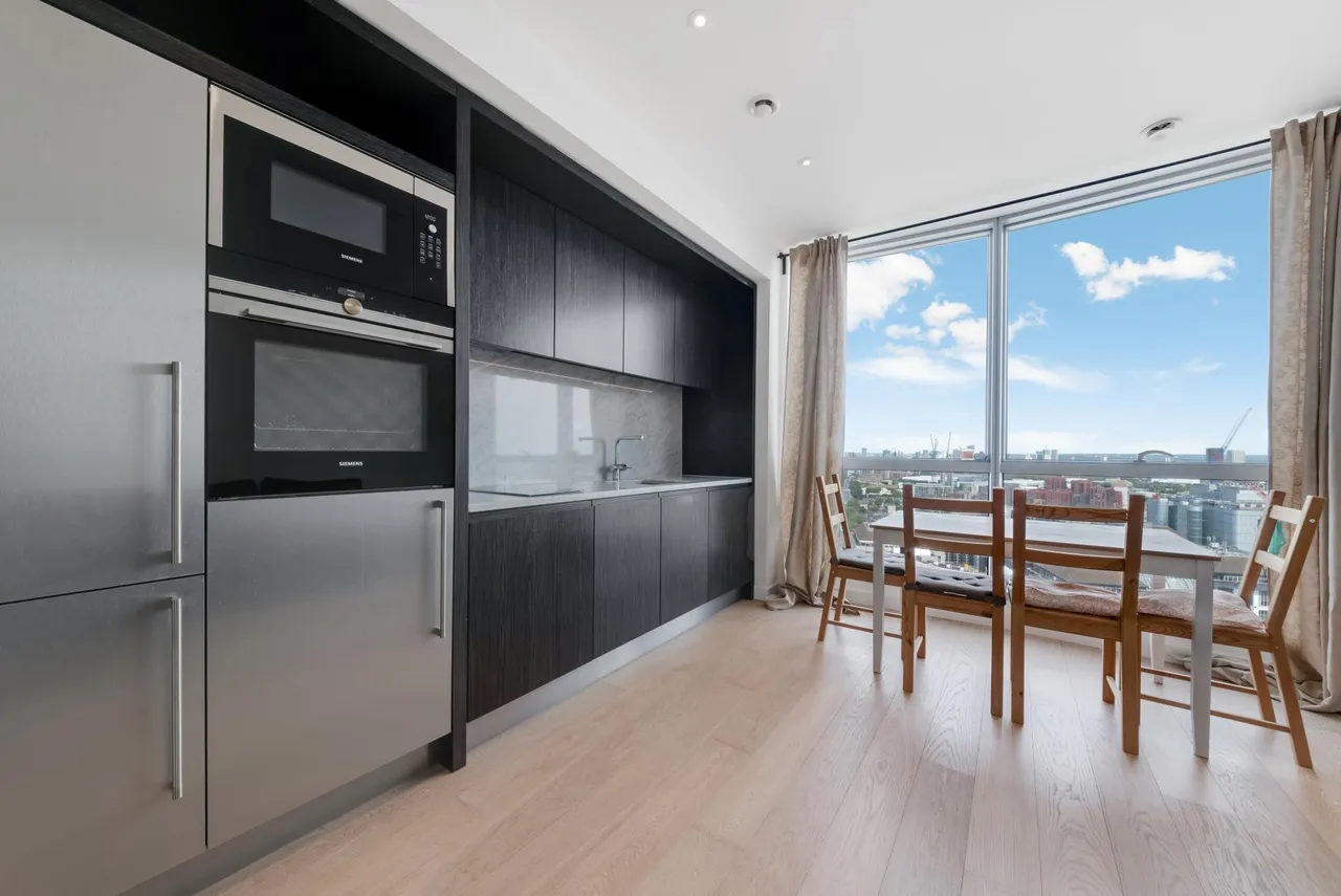 Biscayne Avenue, E14, photo 10