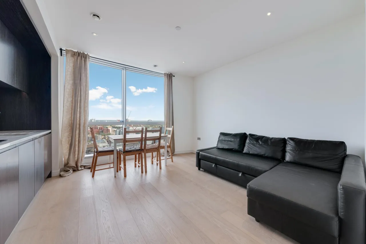 Biscayne Avenue, E14, photo 9