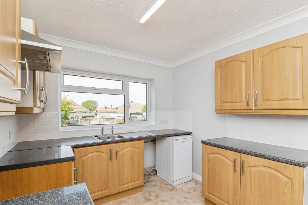 Chelmsford Road, Holland-on-Sea, Clacton-on-Sea, Essex, CO15, photo 5