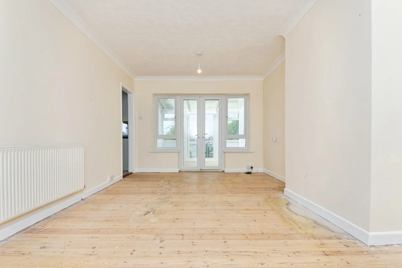 Chelmsford Road, Holland-on-Sea, Clacton-on-Sea, Essex, CO15, photo 2