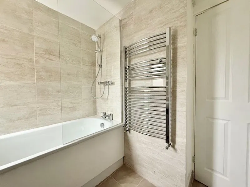 St. Saviours Estate, London SE1 3DL, photo 6