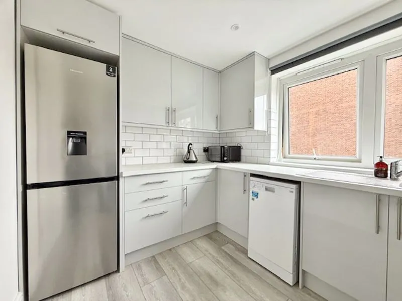 St. Saviours Estate, London SE1 3DL, photo 5