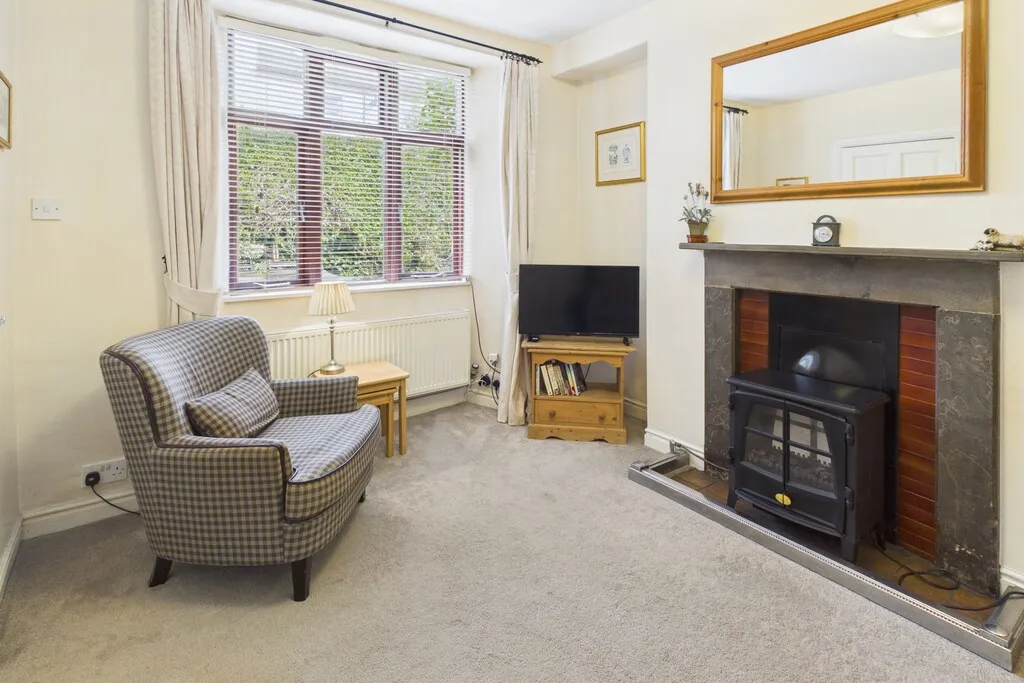 Bank Terrace, Bowness-on-Windermere, LA23, photo 2