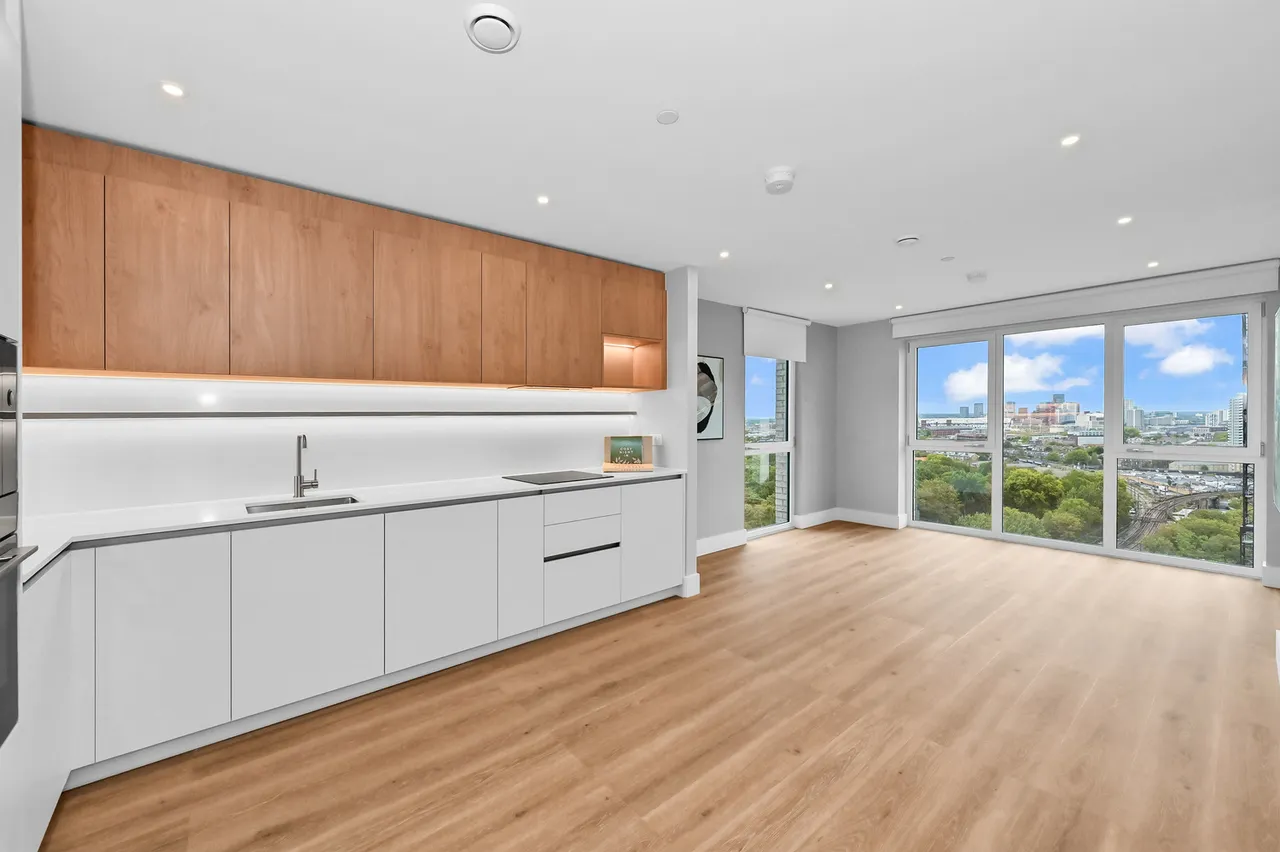 2 bed flat to rent, Maple Mews, London, E3