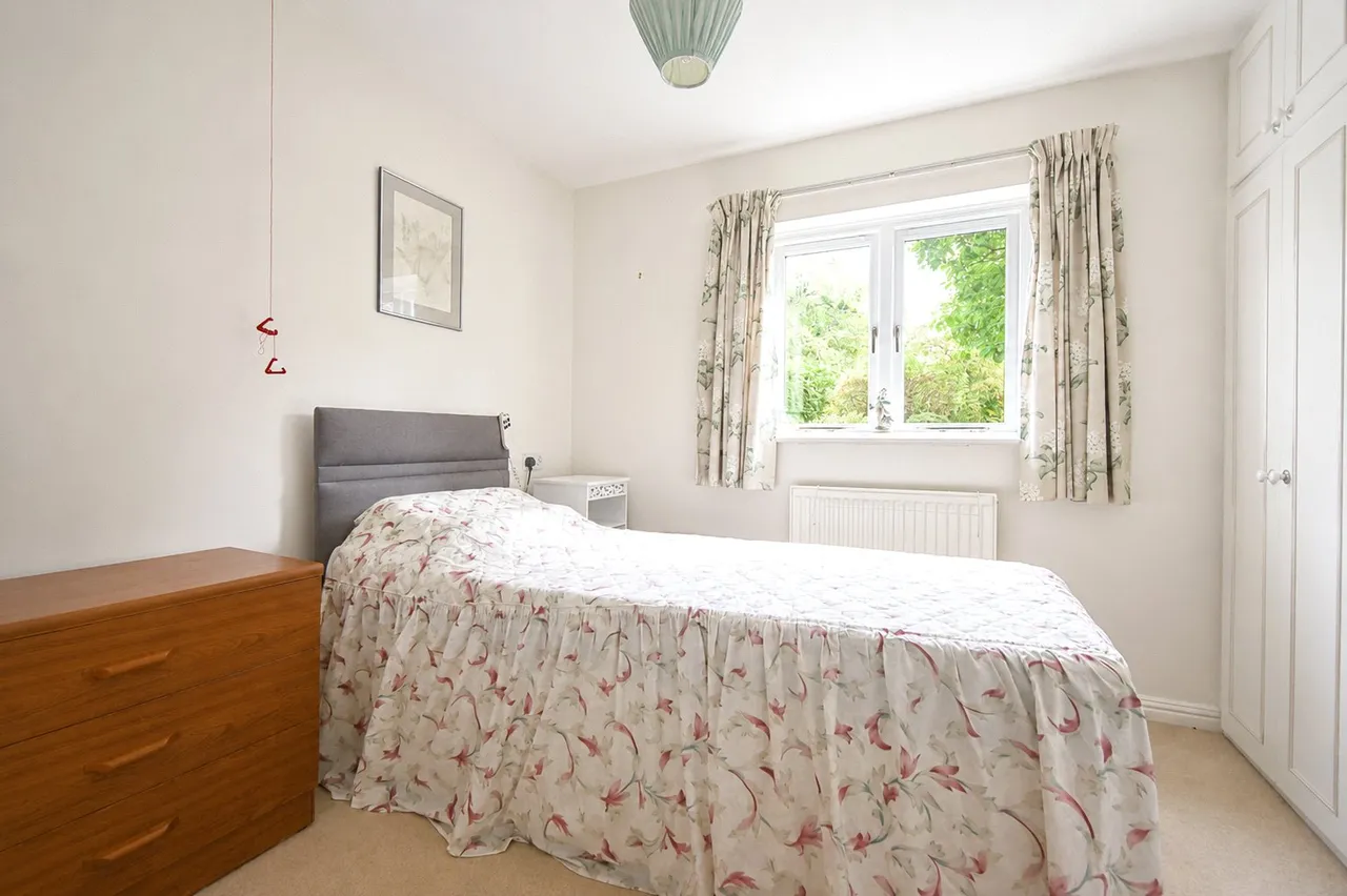 Palace Gate, Odiham, Hook, Hampshire, RG29 1JZ, photo 6