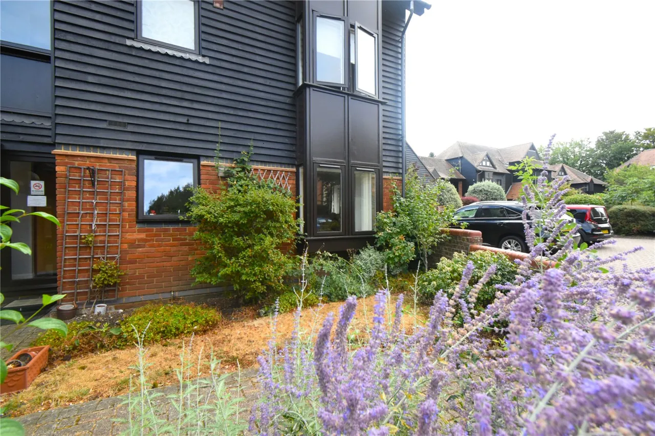 Palace Gate, Odiham, Hook, Hampshire, RG29 1JZ, photo 9
