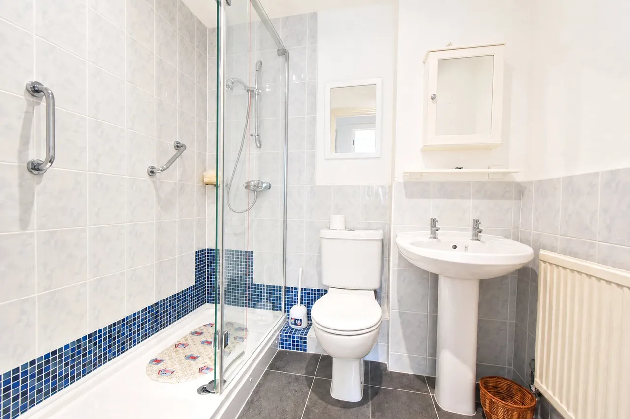 Palace Gate, Odiham, Hook, Hampshire, RG29 1JZ, photo 5