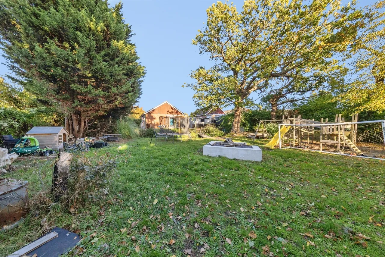 Leys Drive, Little Clacton, CO16, photo 6