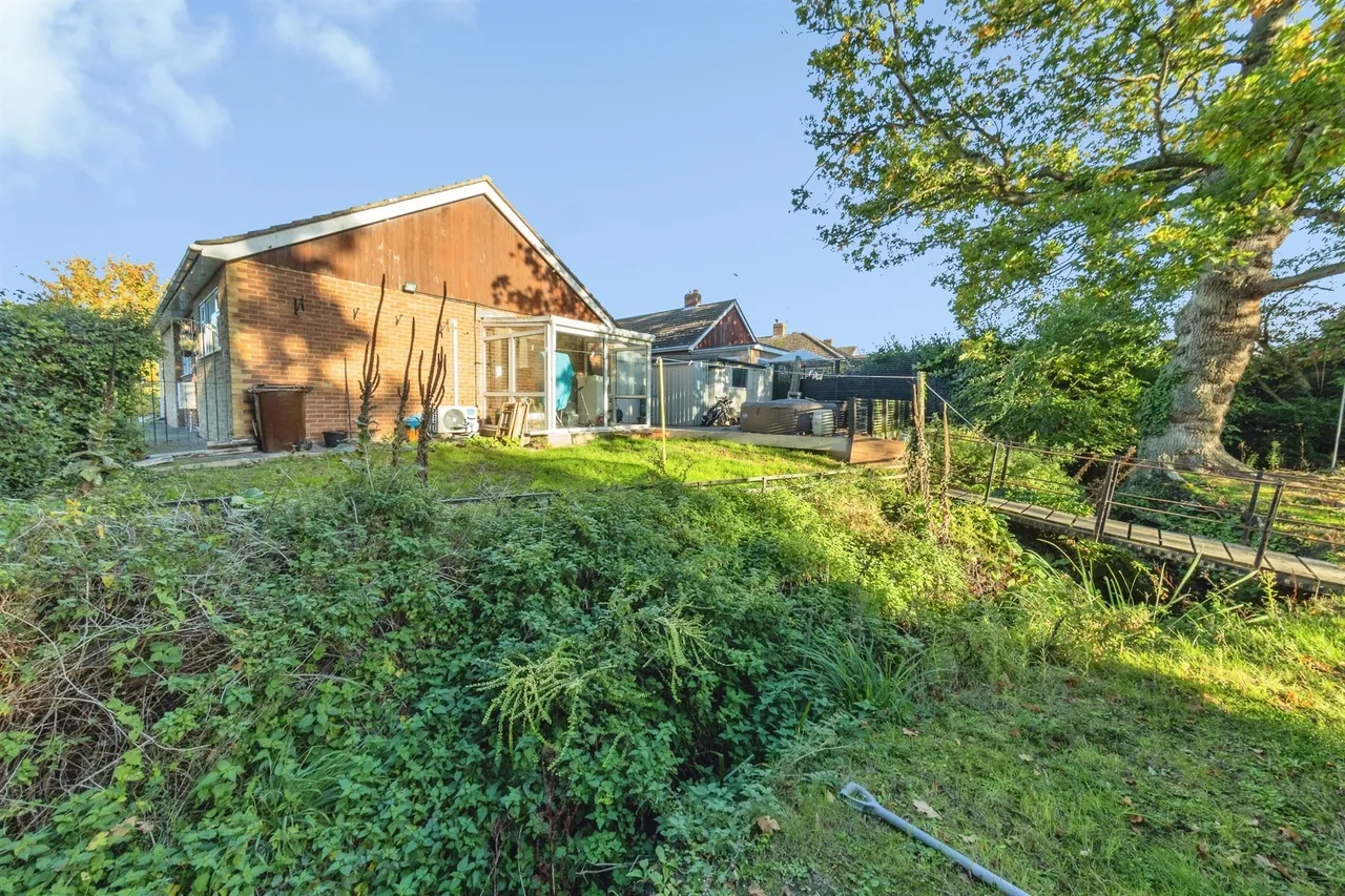 Leys Drive, Little Clacton, CO16, photo 9