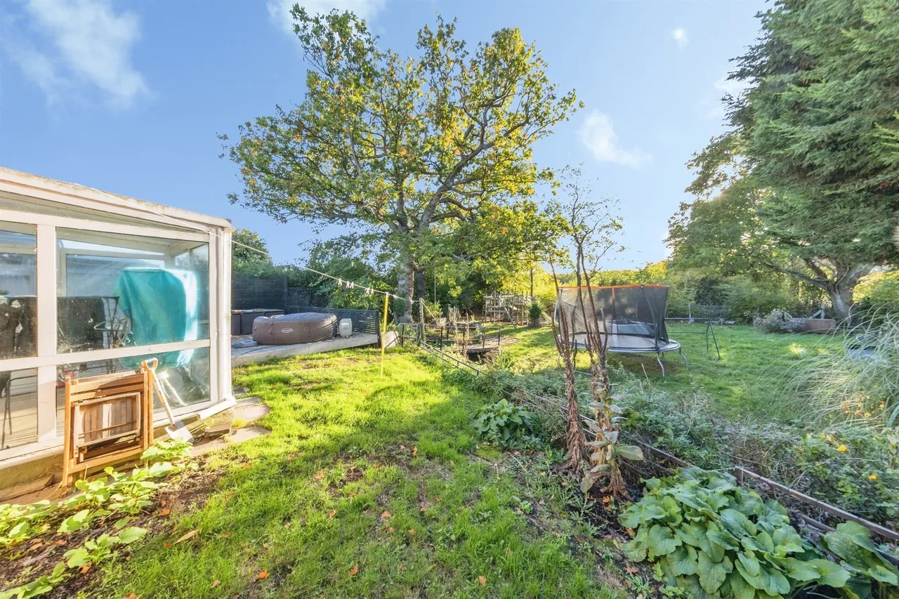 Leys Drive, Little Clacton, CO16, photo 4