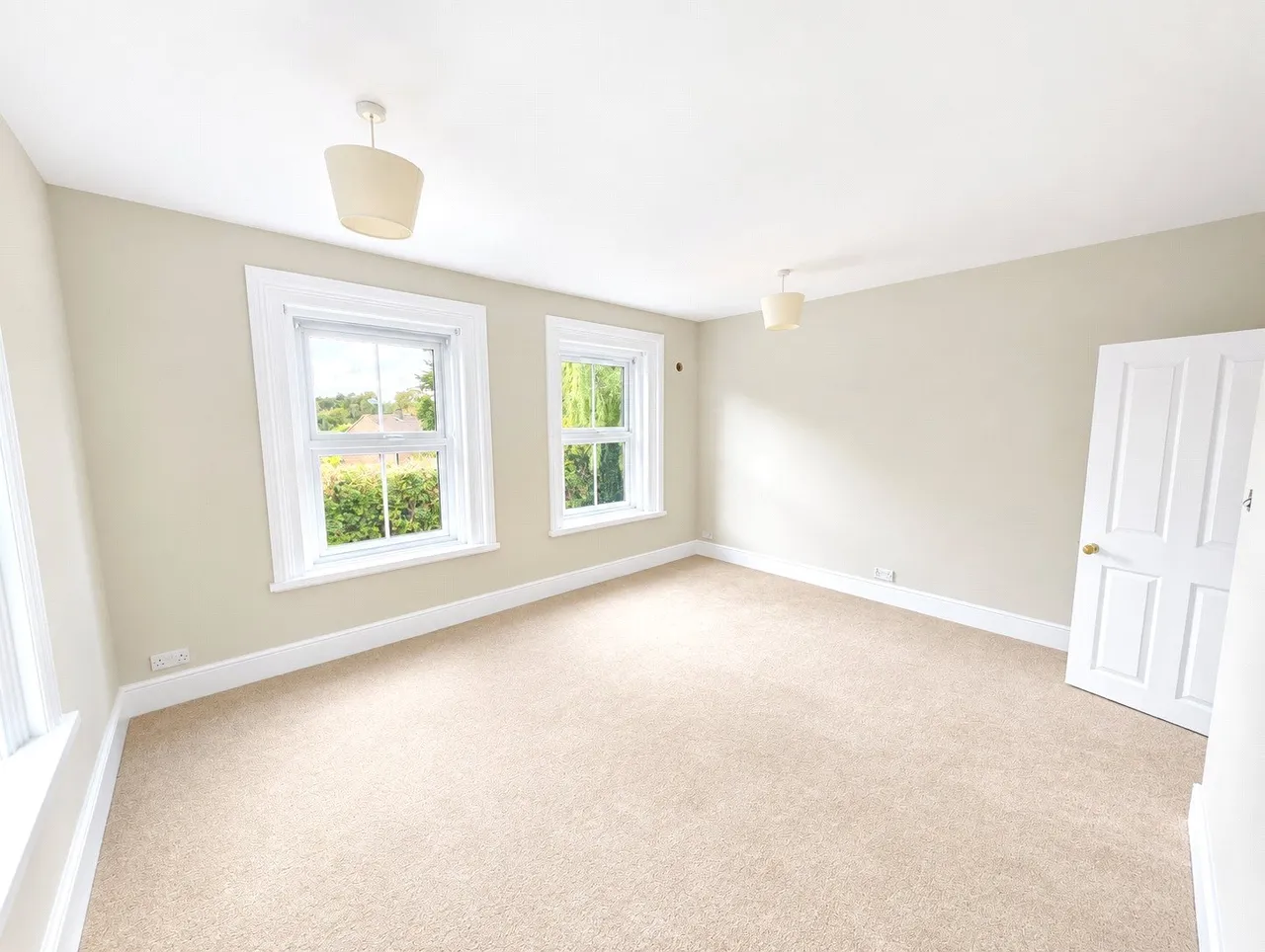 Dukes Ride, Crowthorne, Berkshire, RG45 6ED, photo 3