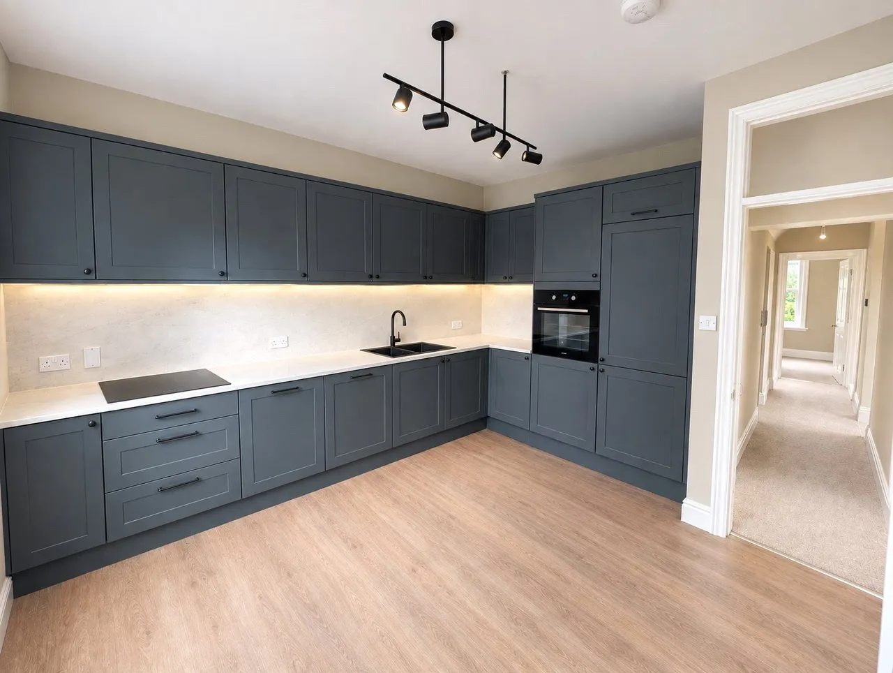 3 bed flat to rent — Dukes Ride, Crowthorne, Berkshire, RG45 6ED
